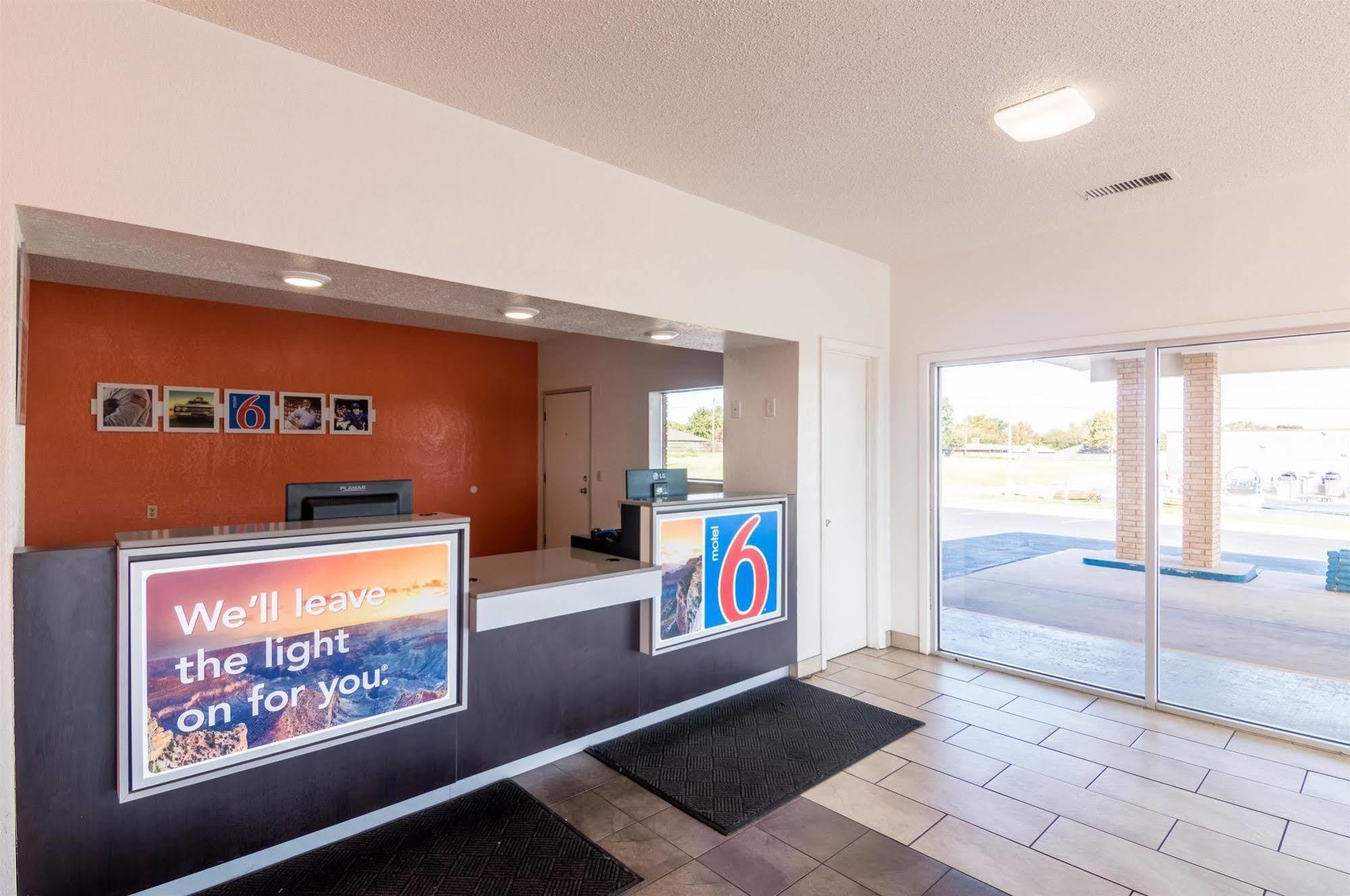 Motel 6-Clinton, Ok Екстериор снимка